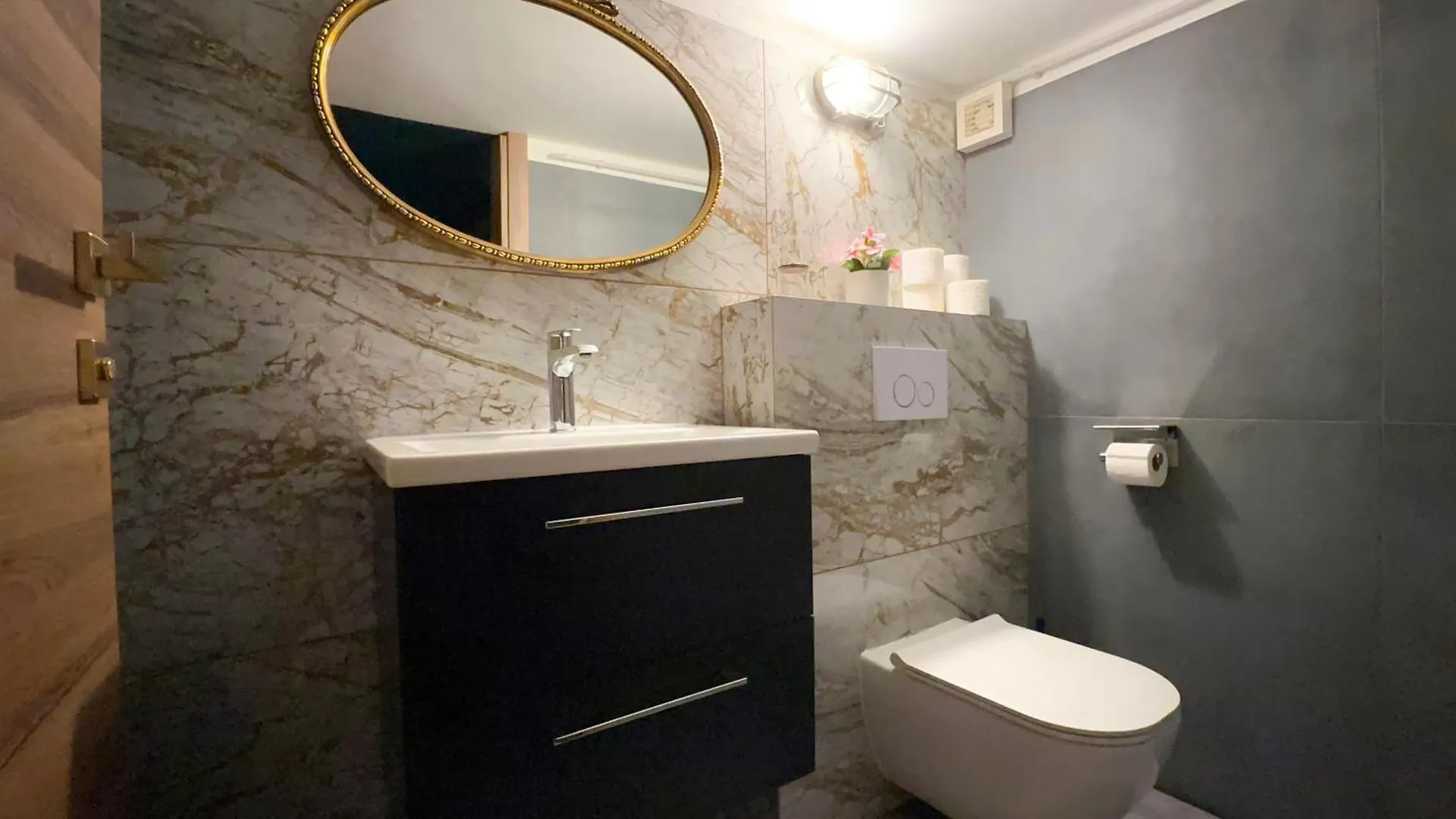 The Address Loft - Devotion Apartment Budapest Hungary